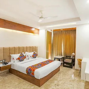 Hotel Fabhotel Golf Golf Course Road